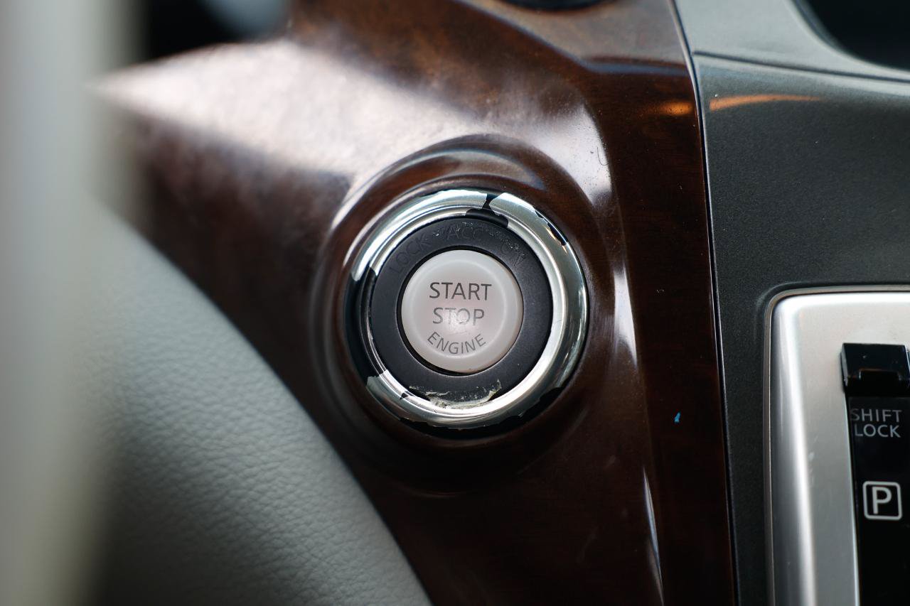 Used 2014 Nissan Quest SL FWD image 29