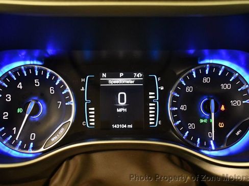 Used 2017 Chrysler Pacifica Touring-L image 31