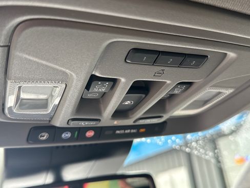Used 2023 Chevrolet Silverado 1500 LTZ AWD/4WD image 17