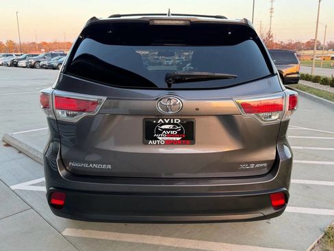 Used 2015 Toyota Highlander XLE image 5