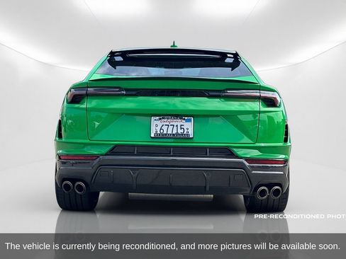 Used 2024 Lamborghini Urus Performante AWD/4WD image 4
