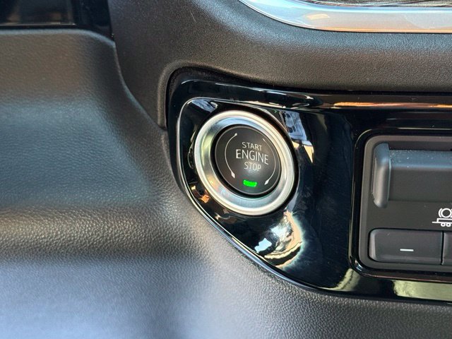 Used 2025 Chevrolet Silverado 1500 RST AWD/4WD image 15