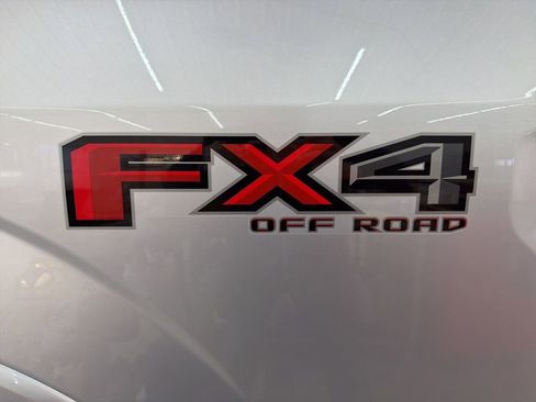 Used 2018 Ford F150 Platinum w/ Equipment Group 701A Luxury image 16