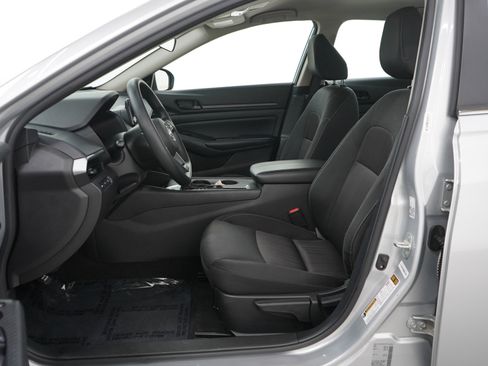 Used 2024 Nissan Altima 2.5 S image 18