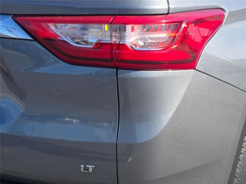 Used 2018 Chevrolet Traverse LT image 13
