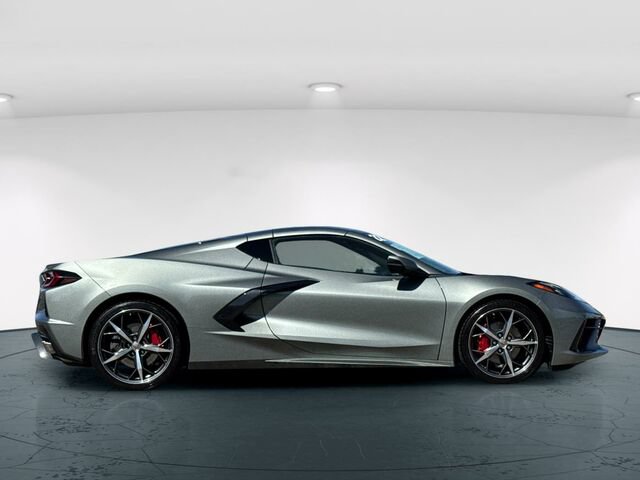 Used 2022 Chevrolet Corvette Stingray Coupe w/ 1LT RWD image 7