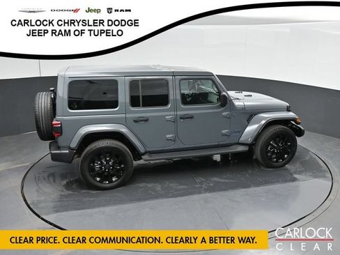 Used 2025 Jeep Wrangler Unlimited Sahara AWD/4WD image 35
