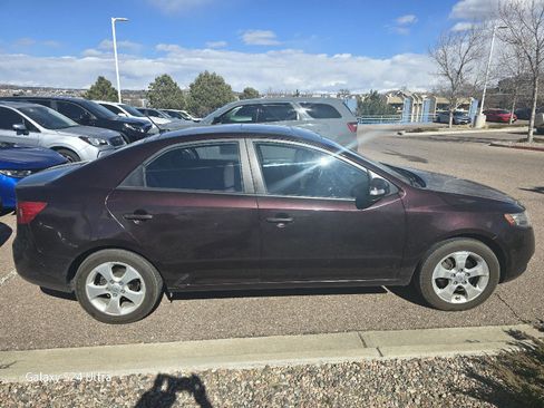 Used 2010 Kia Forte EX image 11
