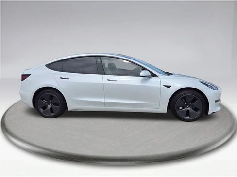 Used 2023 Tesla Model 3 Standard Range RWD image 10