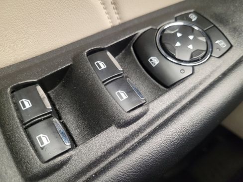 Used 2023 Ford Edge Titanium image 27