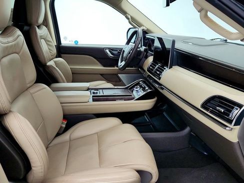 Used 2022 Lincoln Navigator Reserve image 29