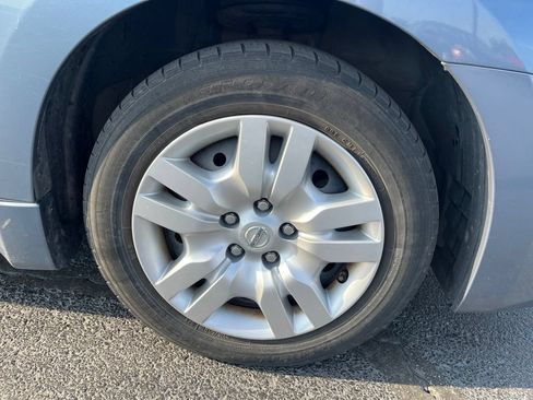 Used 2010 Nissan Altima 2.5 S FWD image 12