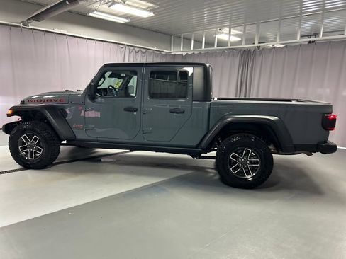 Used 2026 Jeep Gladiator Mojave AWD/4WD image 4