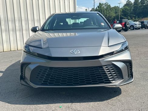 Used 2025 Toyota Camry SE w/ Convenience Package FWD image 3