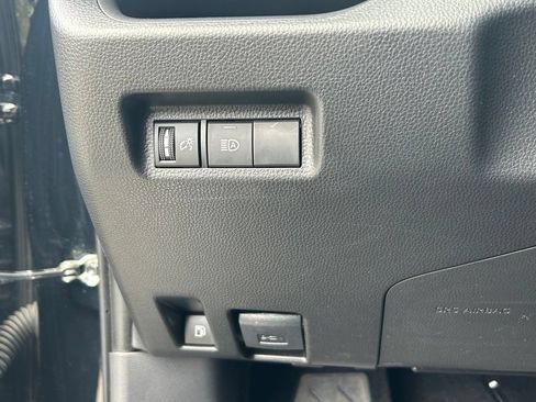 Used 2025 Toyota RAV4 LE AWD/4WD image 17