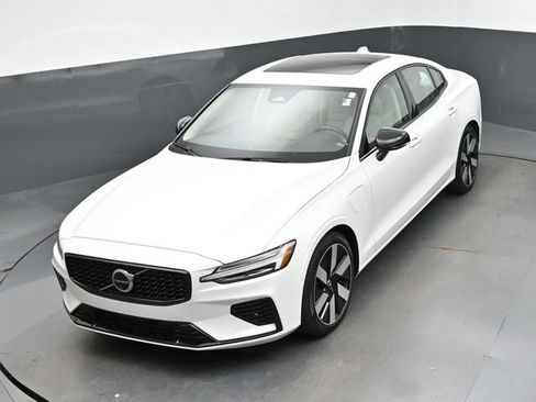 Used 2024 Volvo S60 T8 Plus w/ Protection Package Premier AWD/4WD image 39