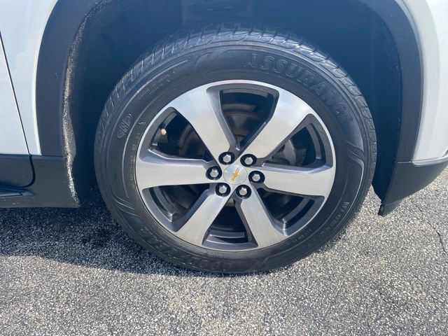 Used 2018 Chevrolet Traverse LT w/ LPO, 'HIT The Road' Package FWD image 13