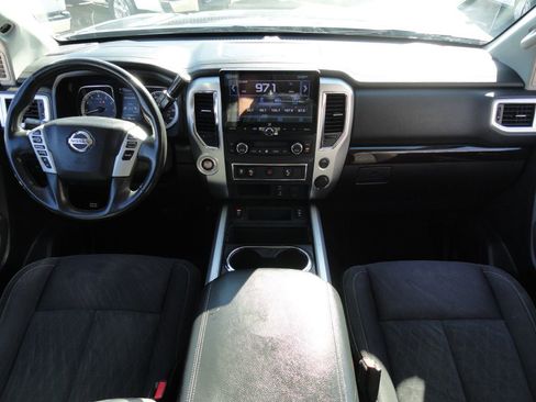 Used 2017 Nissan Titan SV image 6