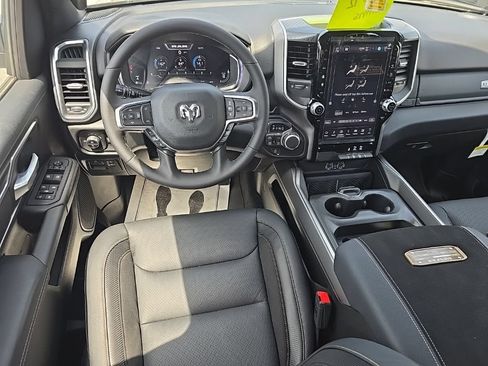 New 2026 RAM 1500 Big Horn AWD/4WD image 9