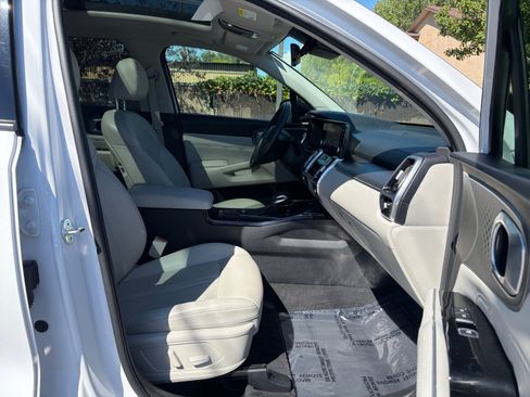Used 2023 Kia Sorento SX AWD/4WD image 30