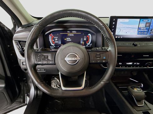 Used 2024 Nissan Rogue SL image 13