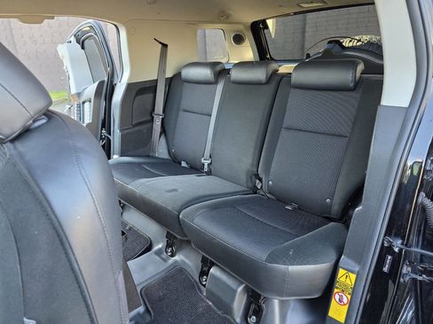 Used 2009 Toyota FJ Cruiser Base 4x4 4dr SUV 5A image 27