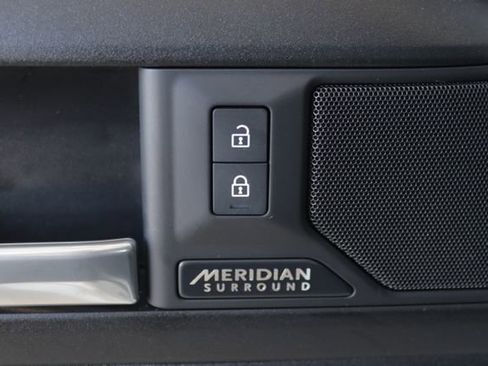 Used 2025 Land Rover Defender 110 V8 image 22