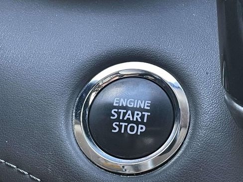 Used 2023 Toyota Highlander XLE image 37