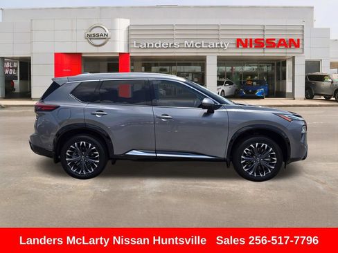 Used 2025 Nissan Rogue Platinum w/ Tech Package FWD image 2