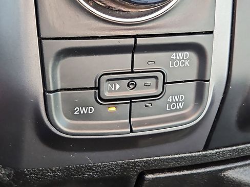 Used 2021 RAM 1500 Classic SLT image 24