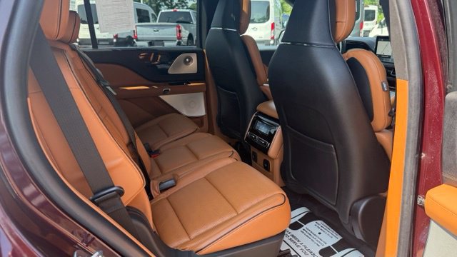 Used 2022 Lincoln Aviator Black Label AWD/4WD image 30