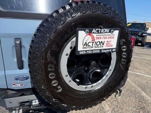 Used 2023 Ford Bronco Badlands w/ Sasquatch Package image 49