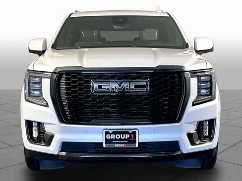 Used 2023 GMC Yukon XL Denali Ultimate AWD/4WD image 4