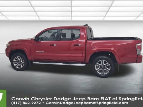 Used 2017 Toyota Tacoma Limited image 9