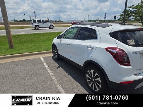Used 2018 Buick Encore Essence FWD image 1