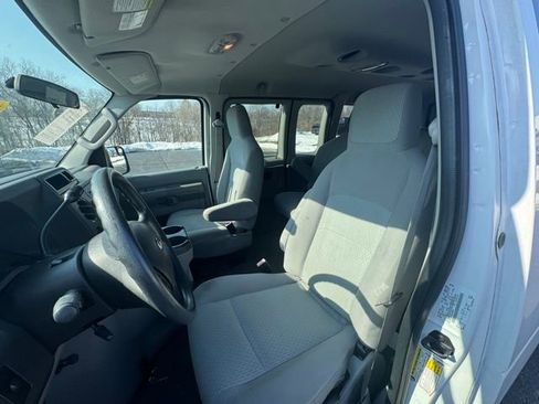 Used 2011 Ford E-350 and Econoline 350 XLT image 9