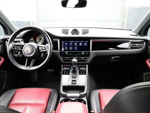 Certified 2023 Porsche Macan AWD/4WD image 20
