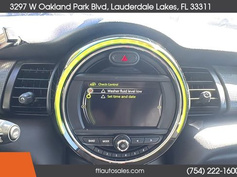 Used 2015 MINI Cooper 4-Door Hardtop image 57