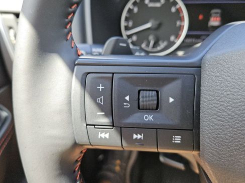 Used 2025 Nissan Rogue SV AWD/4WD image 12