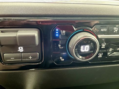 Used 2024 Chevrolet Silverado 2500 LTZ w/ LTZ Premium Package image 21