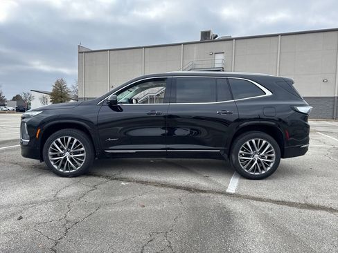 New 2026 Buick Enclave Avenir w/ Super Cruise Package image 2
