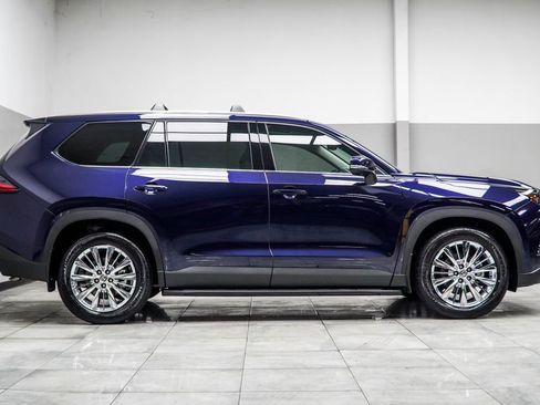 Used 2025 Toyota Grand Highlander AWD image 7