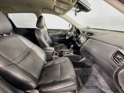 Used 2020 Nissan Rogue SV AWD/4WD image 40