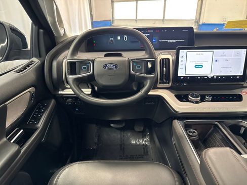 Certified 2025 Ford Expedition Max Active AWD/4WD image 17
