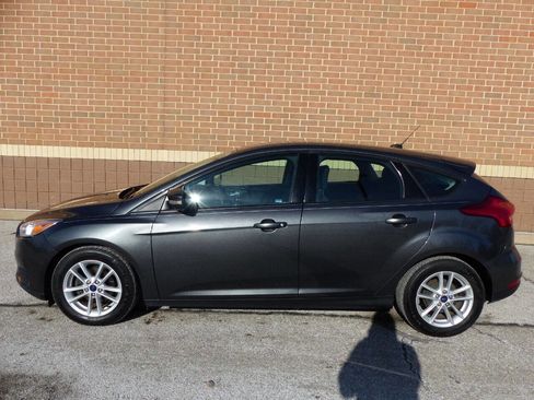 Used 2017 Ford Focus SE image 5