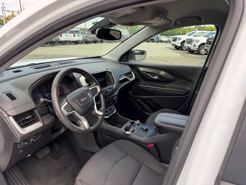 Used 2023 GMC Terrain SLE w/ Elevation Edition AWD/4WD image 11