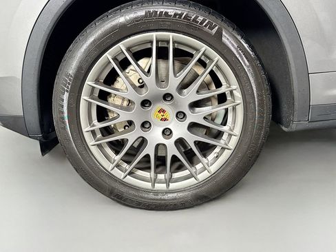 Used 2016 Porsche Cayenne S image 39