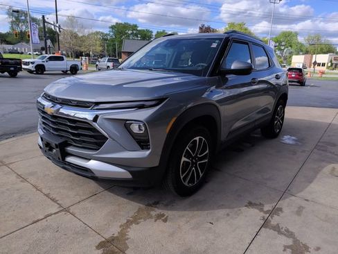 Certified 2025 Chevrolet TrailBlazer LT AWD/4WD image 2