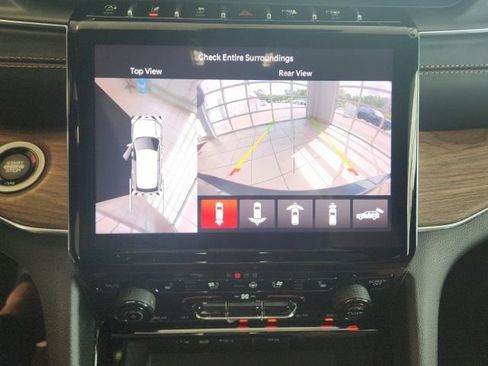 Certified 2021 Jeep Grand Cherokee L Summit w/ Advanced Protech Group IV AWD/4WD image 32