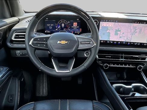 Used 2025 Chevrolet Traverse High Country w/ LPO, Floor Liner Package FWD image 10